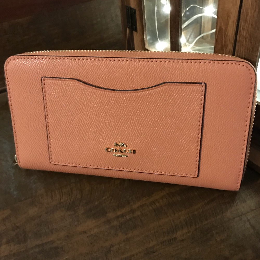 💛SOLD**Coach Crossgrain Wallet - Picture 3 of 6